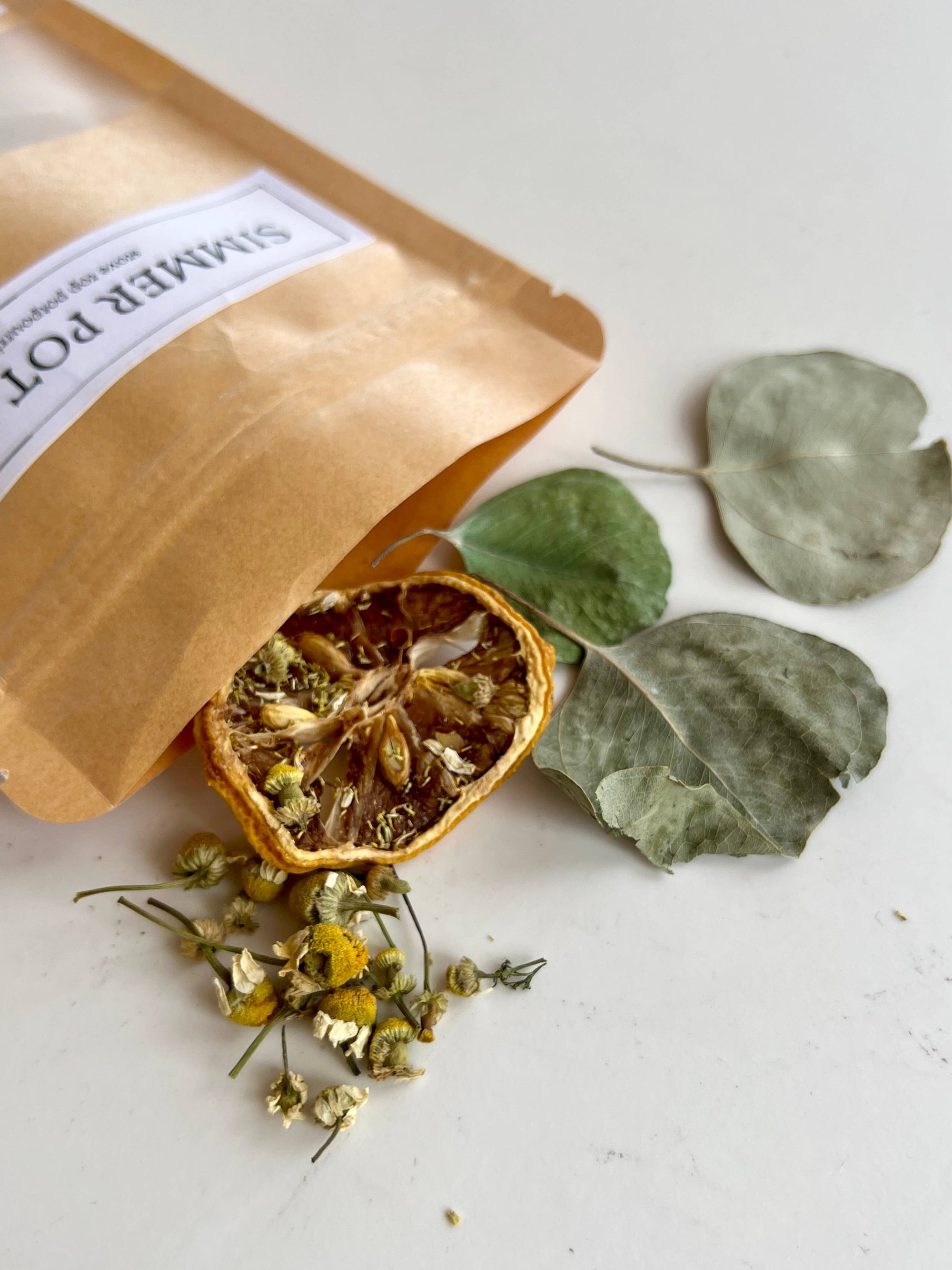 Refresh - Simmer Pot Kit - Eucalyptus, Lemon & Chamomile - Cloth + Cabin