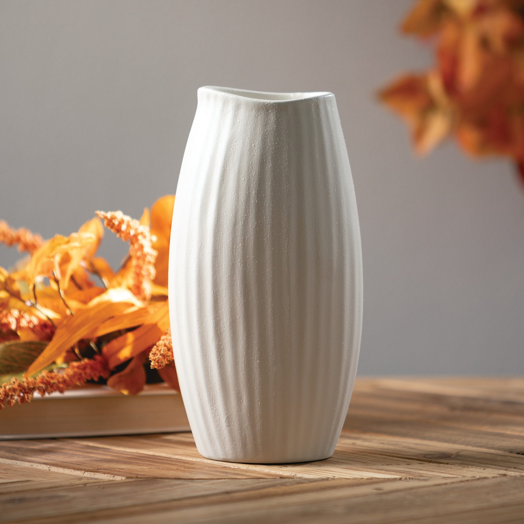 Cream Ceramic Modern Vase - Cloth + Cabin