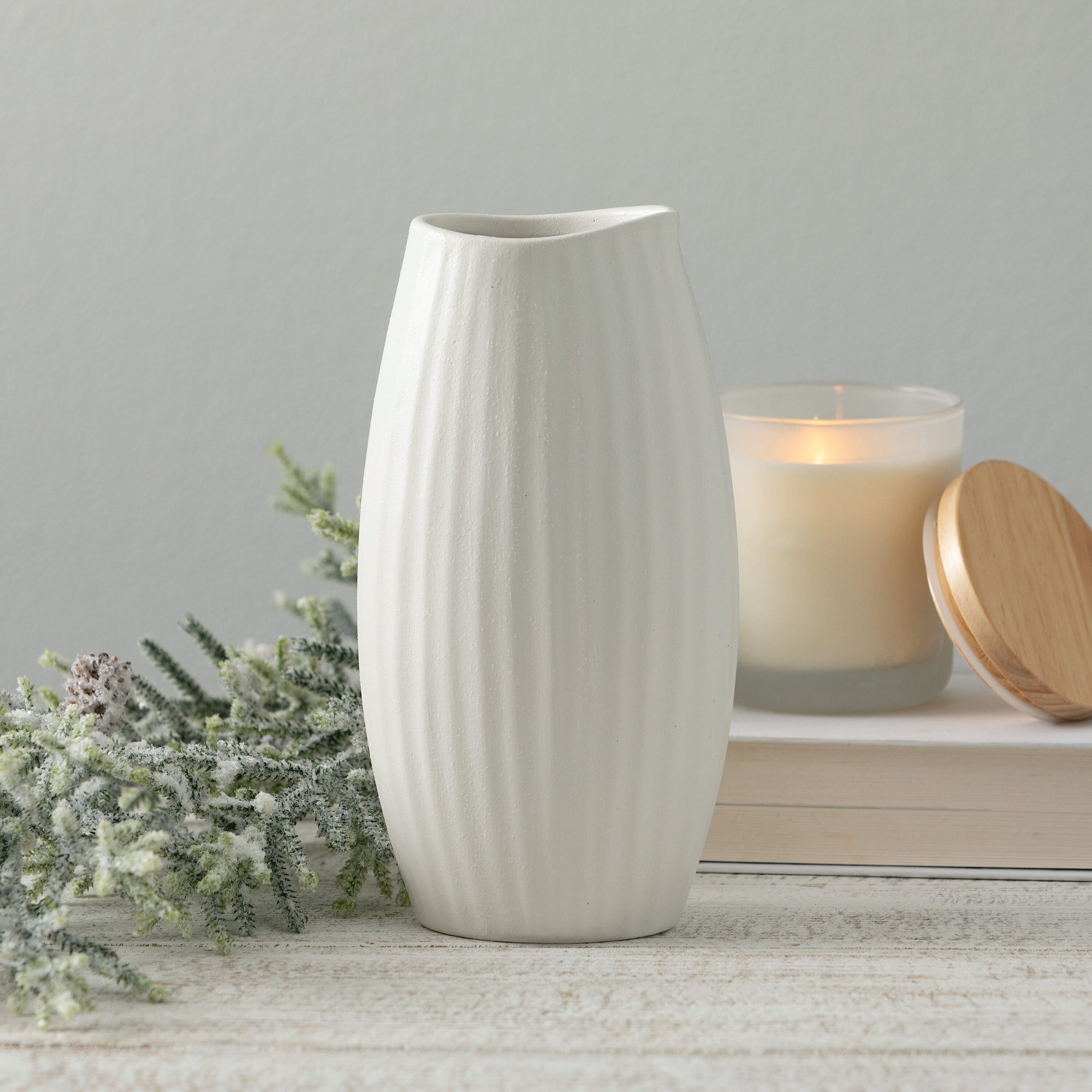 Cream Ceramic Modern Vase - Cloth + Cabin