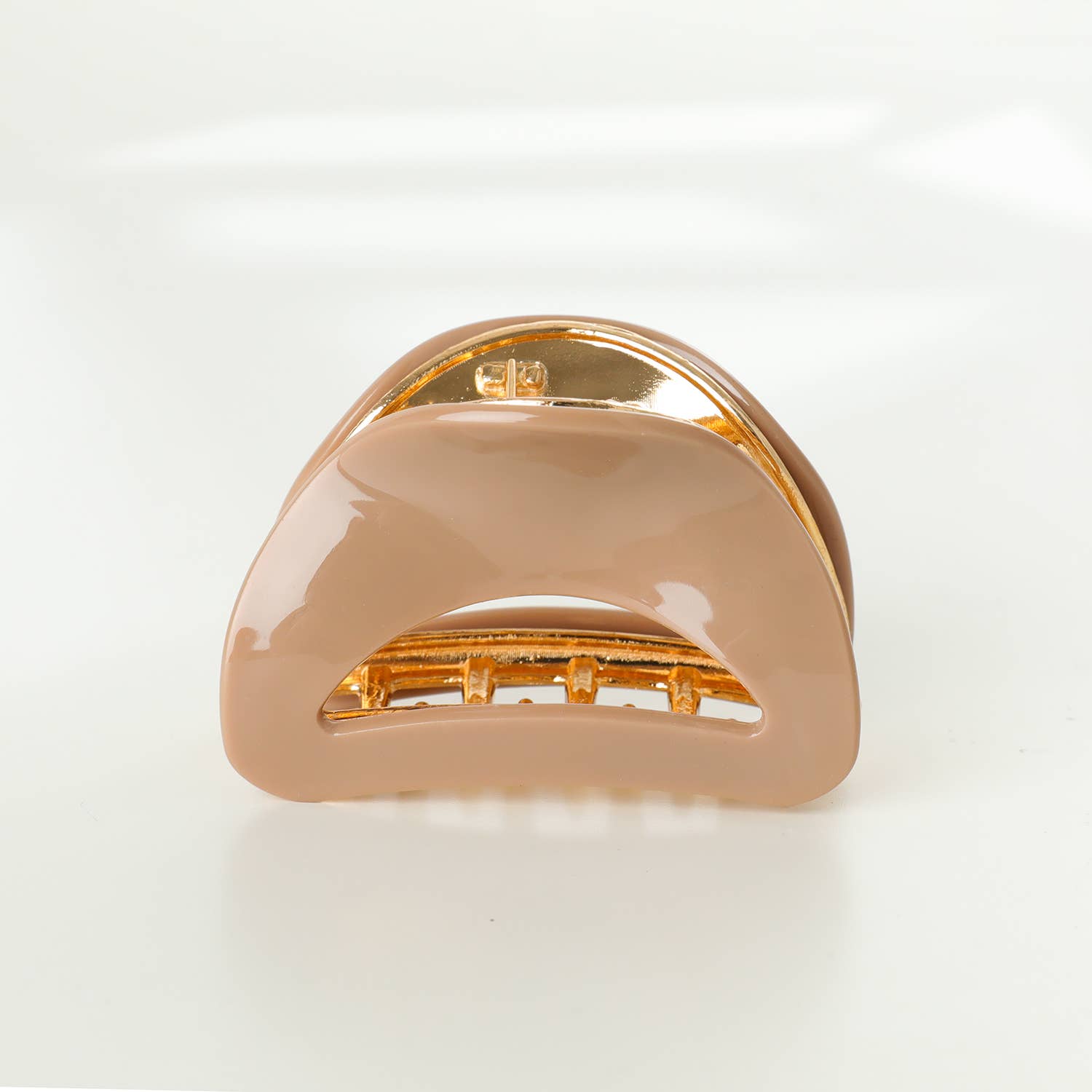 Nadia Solid Curved Metal Claw Clip - Cloth + Cabin